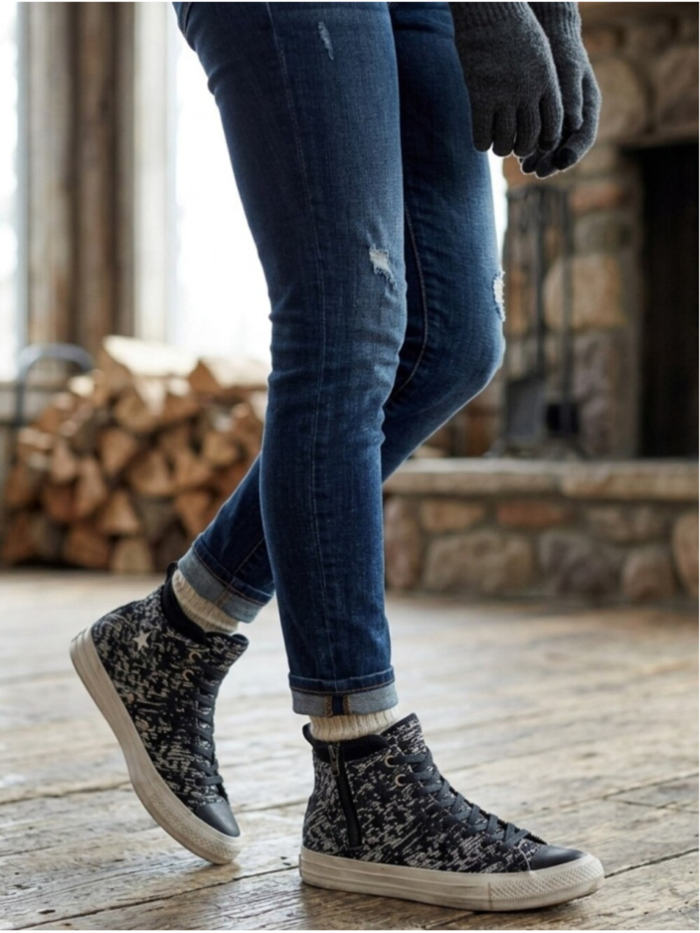 Converse Chuck Taylor All Star Selene Size 6 Women's Black White Winter Knit